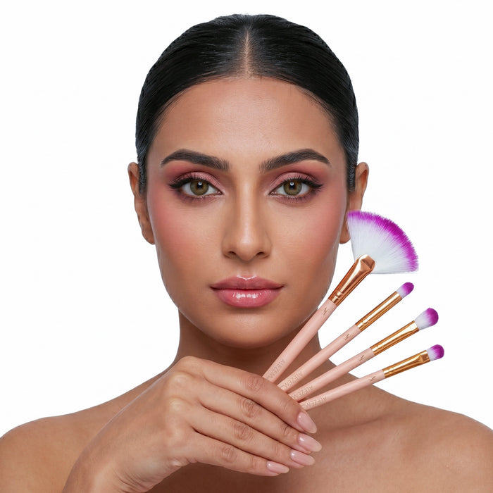 Set of 4 Makeup Brushes