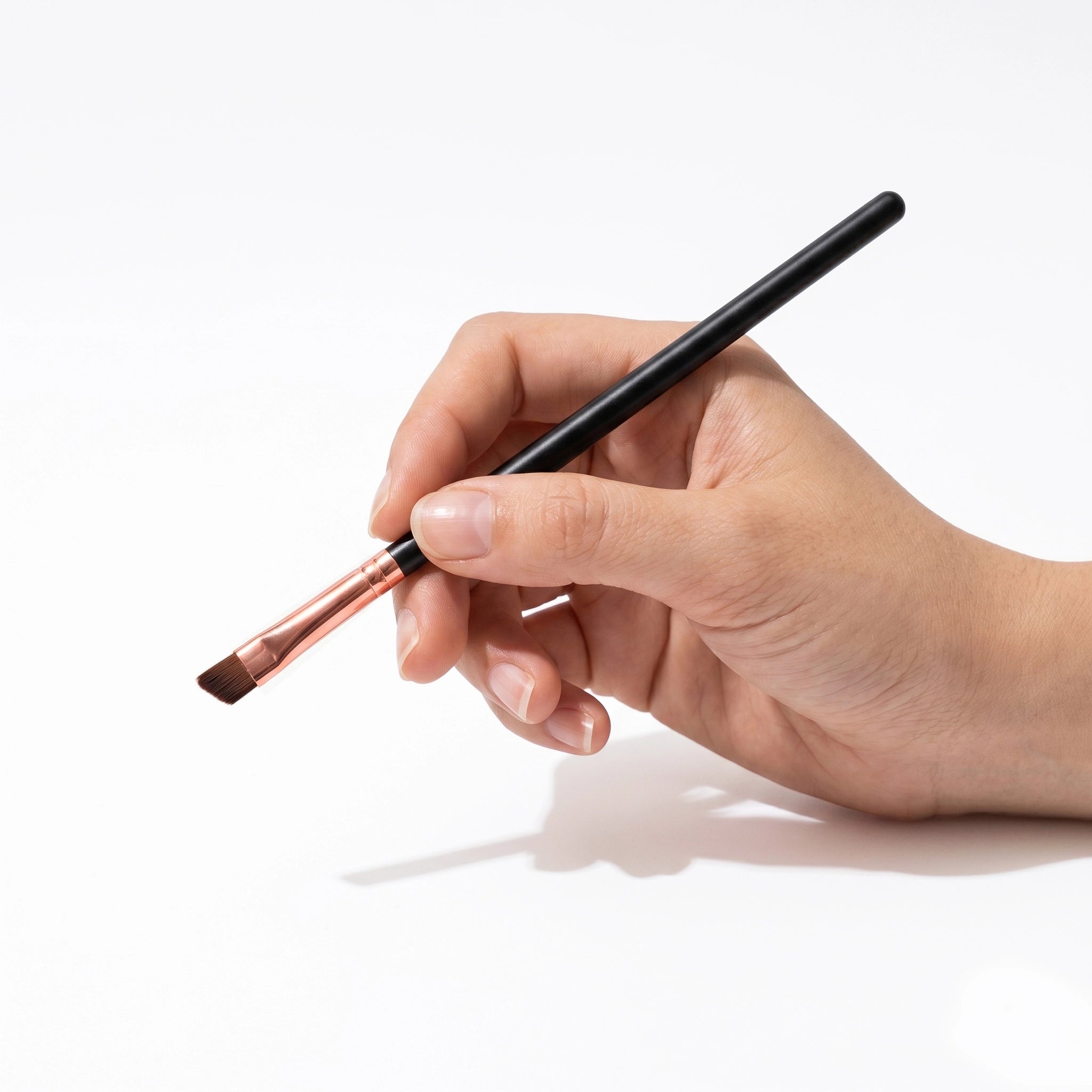 Alezem Angled Eyeliner Eyebrow Brush