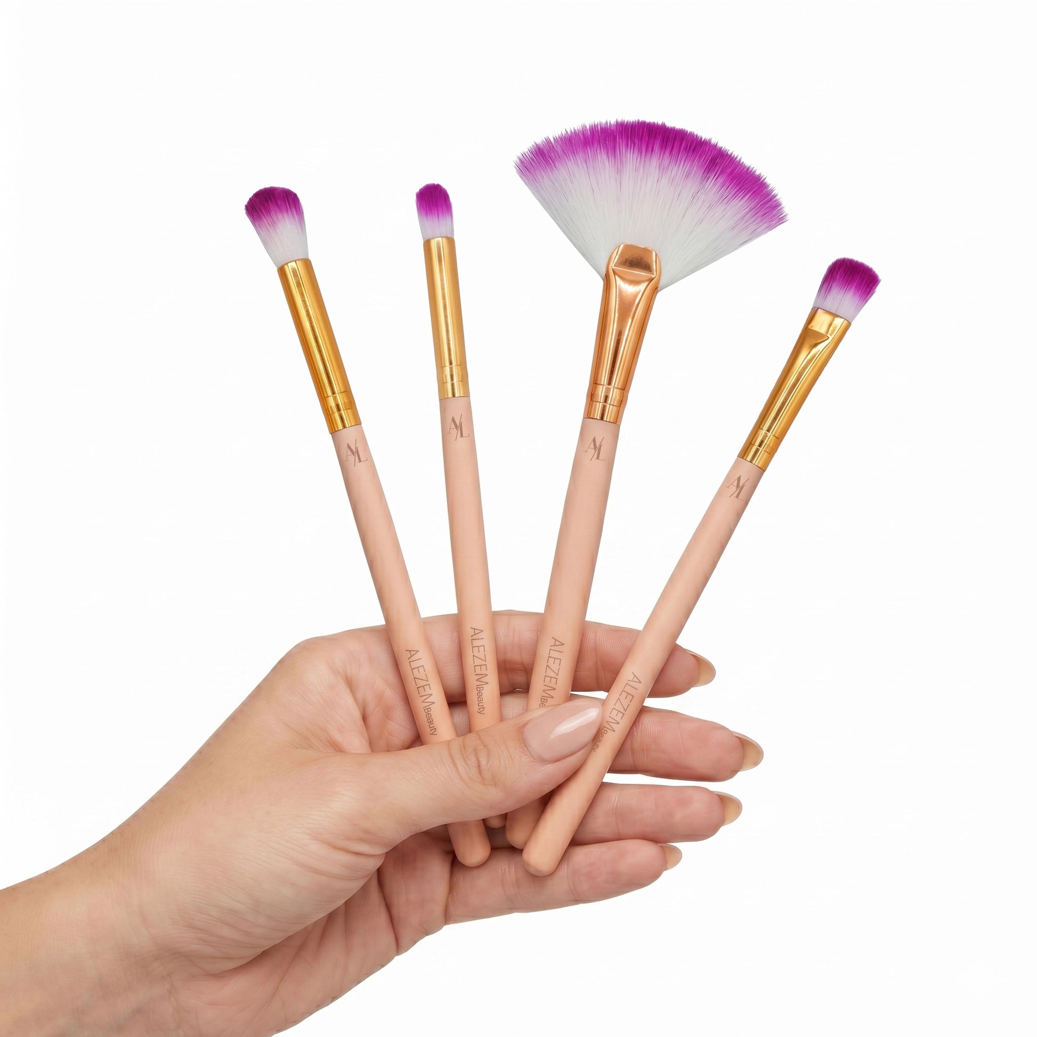 Set of 4 Makeup Brushes
