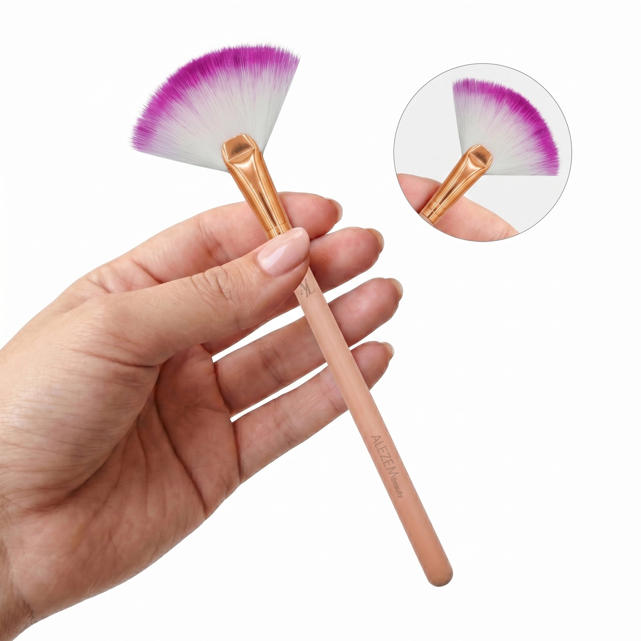 Set of 4 Makeup Brushes