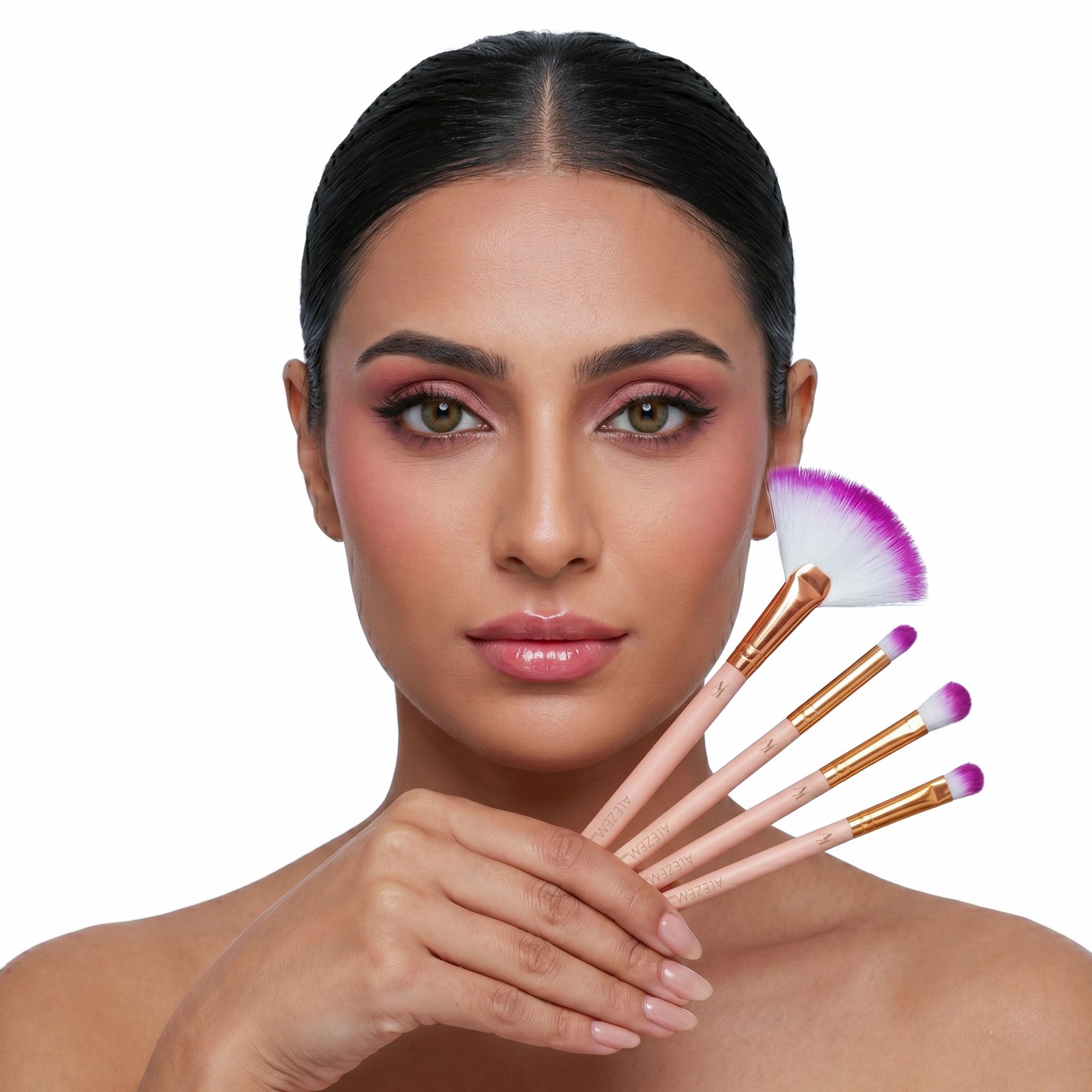 Set of 4 Makeup Brushes